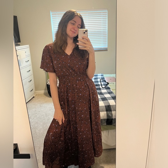 Meet your Posher, Janelle - Picture 2 of 5